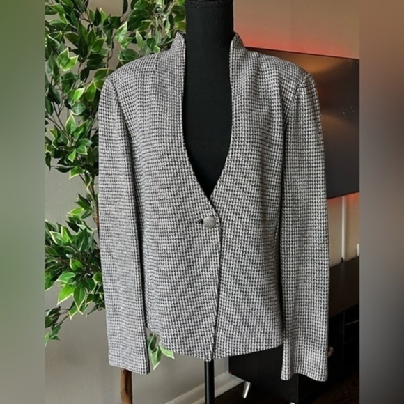St John tweed jacket size 12 - Picture 1 of 11